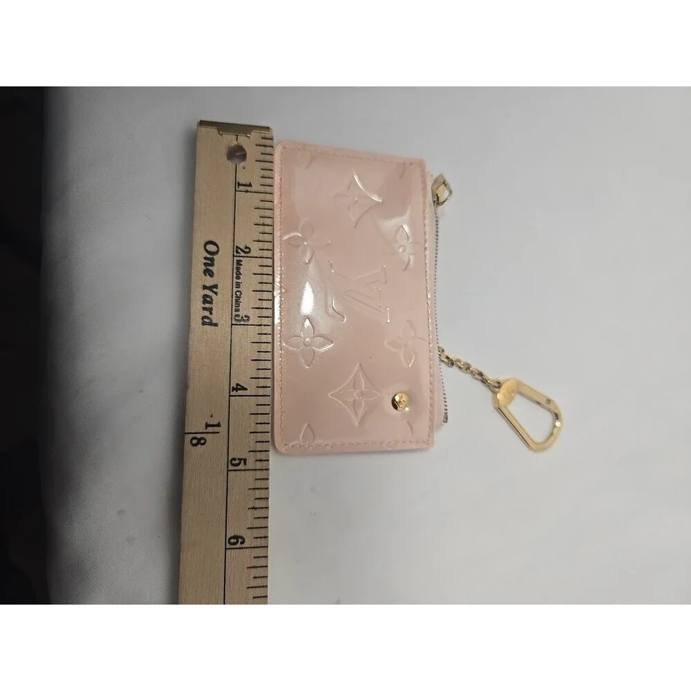 Louis Vuitton Pochette Clé Coin Case Purse Monogram Vernis Cream Beige